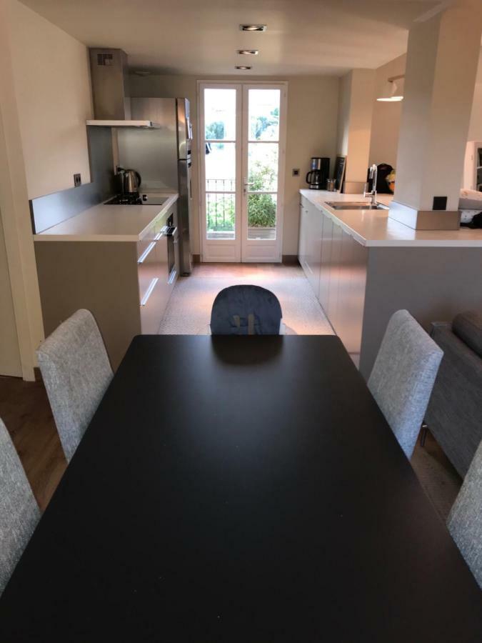 Apartment Centre